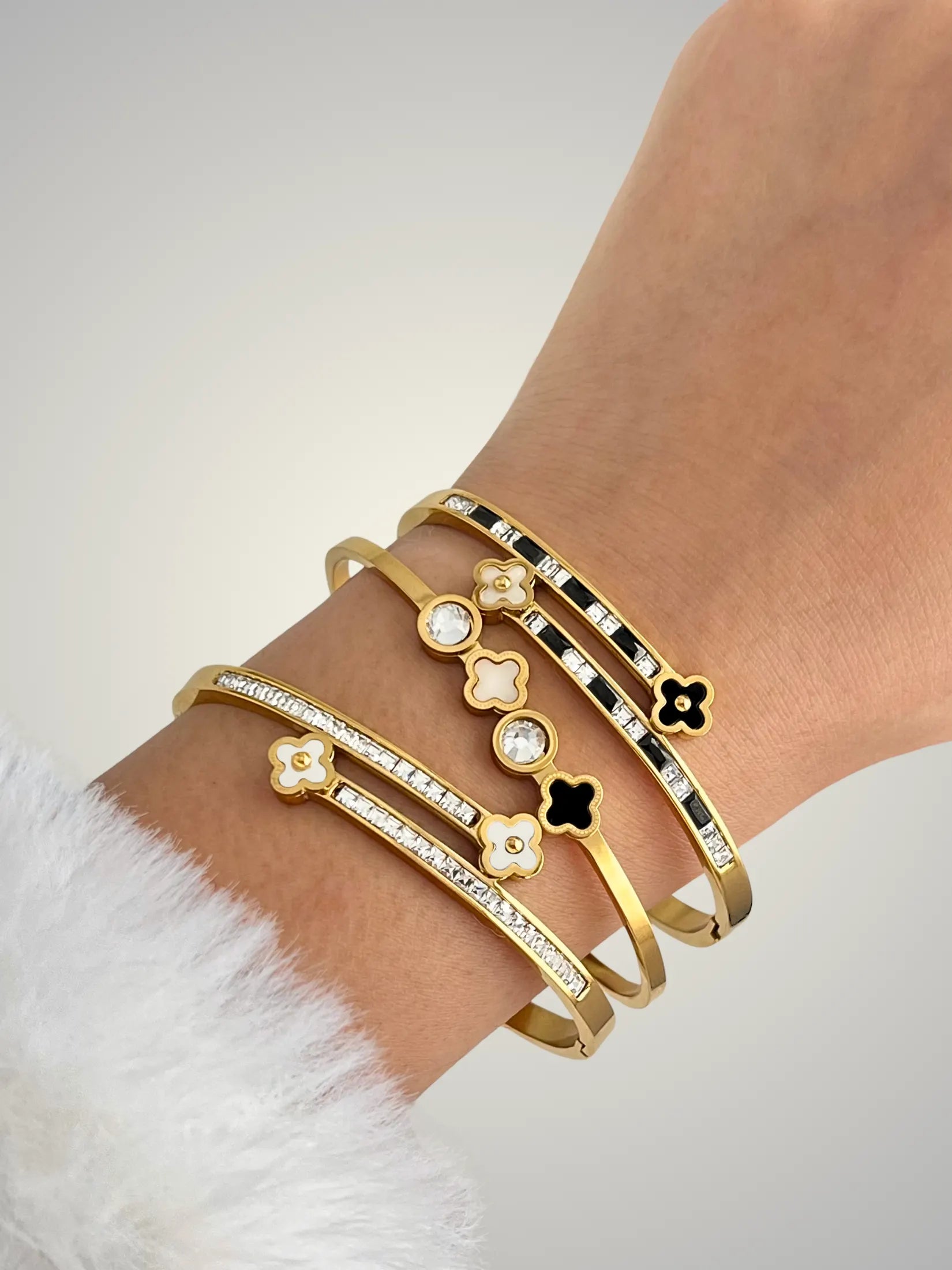 Arya Clover Bangle