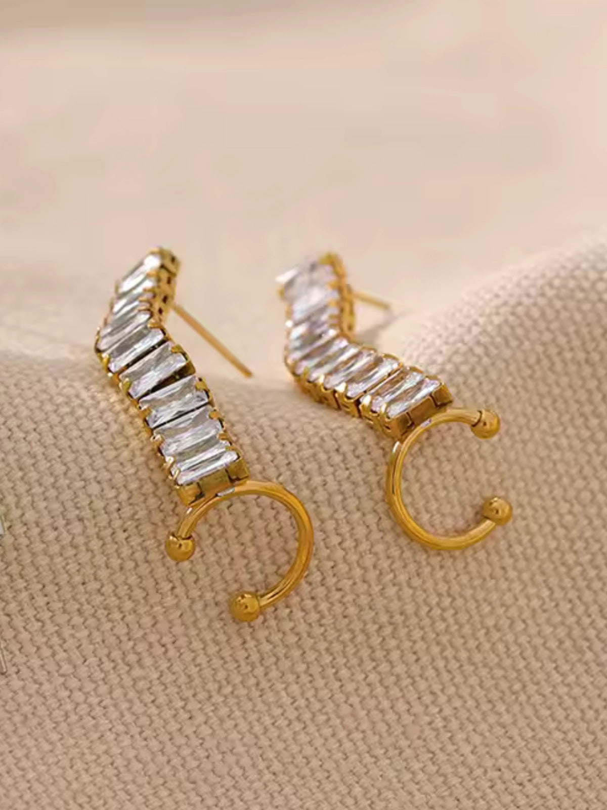Close‑up of Elly Earring & Cuff by Shine With Me showing the gold‑plated finish, stainless steel base and fine craftsmanship (total weight ~3.8 g)