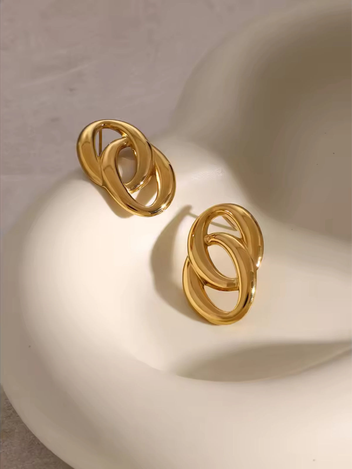 Gomez Earring