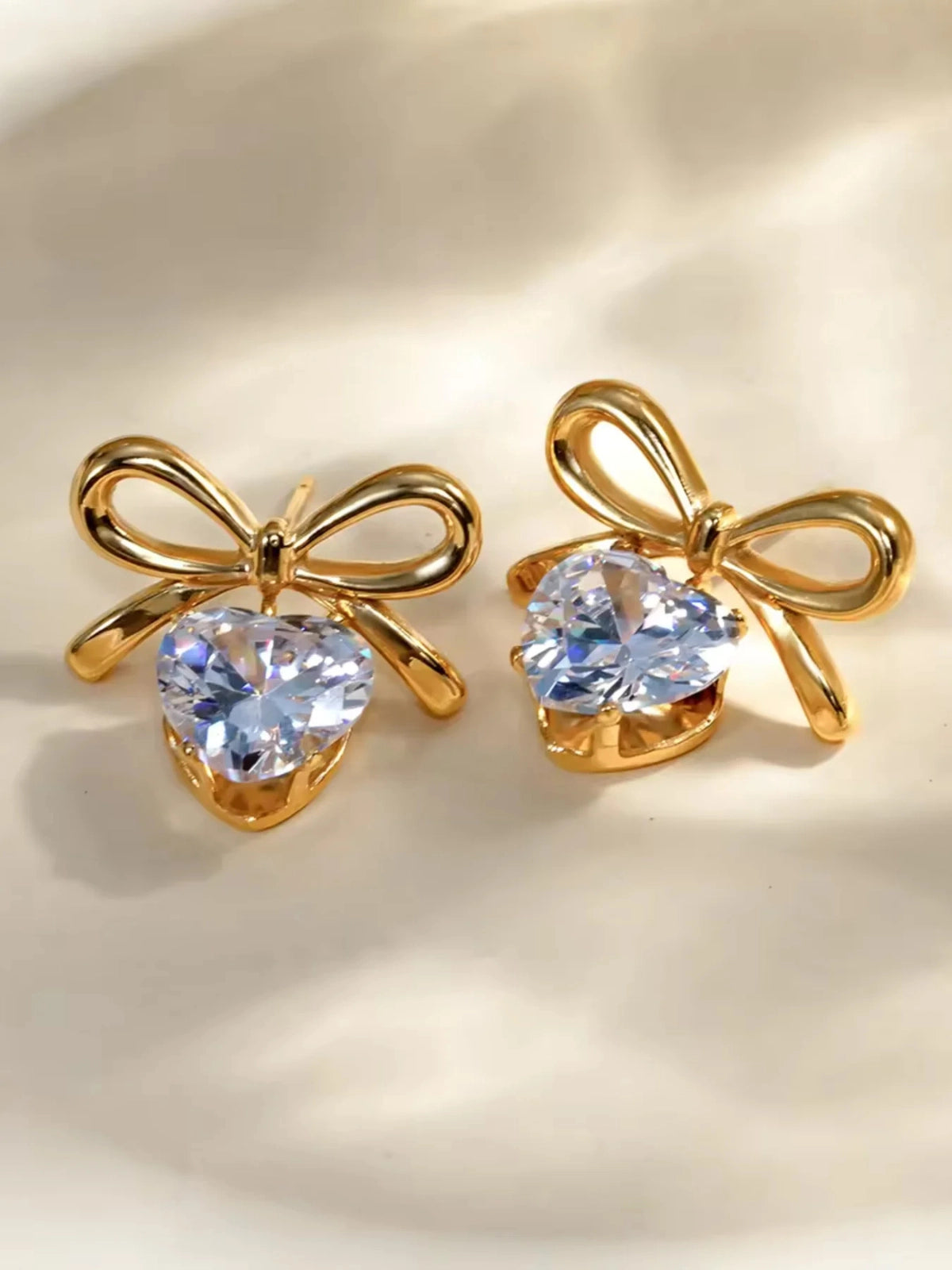Heartbow Earring