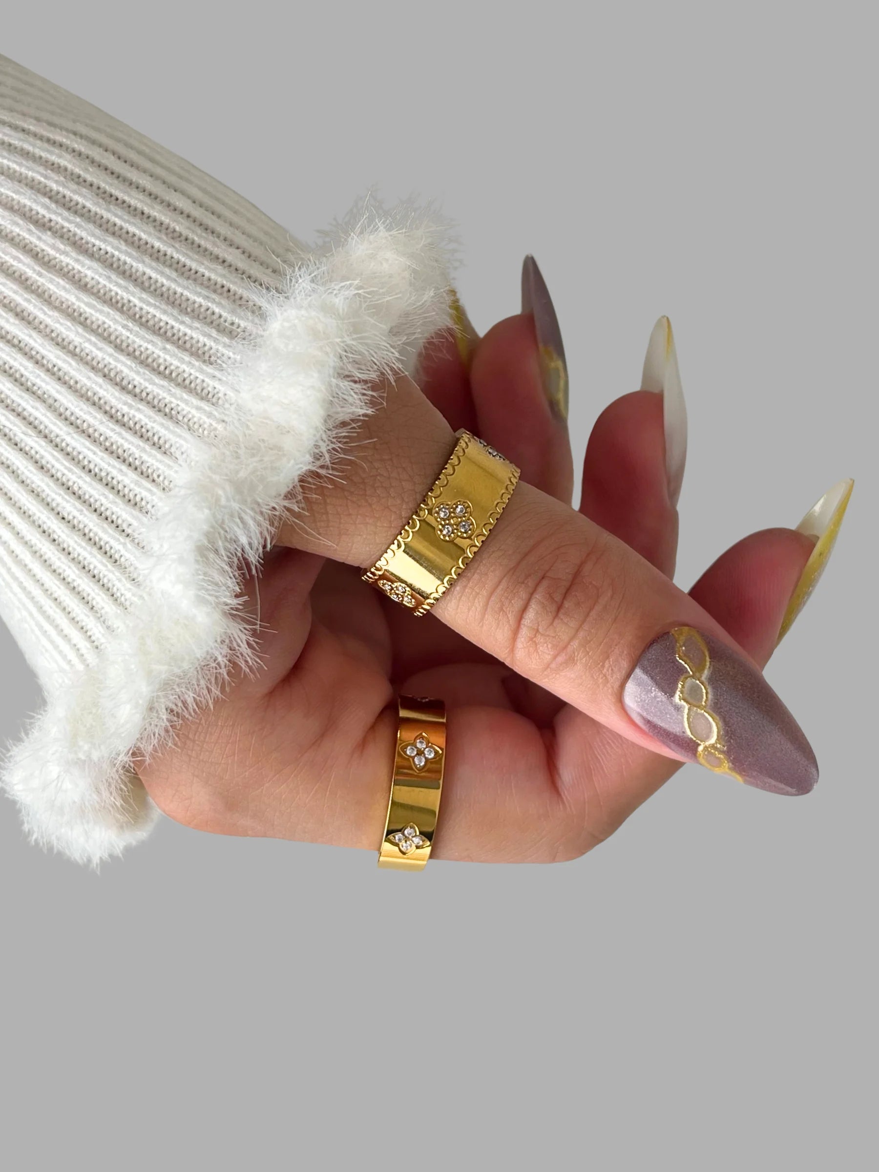 Petal Scatter Ring