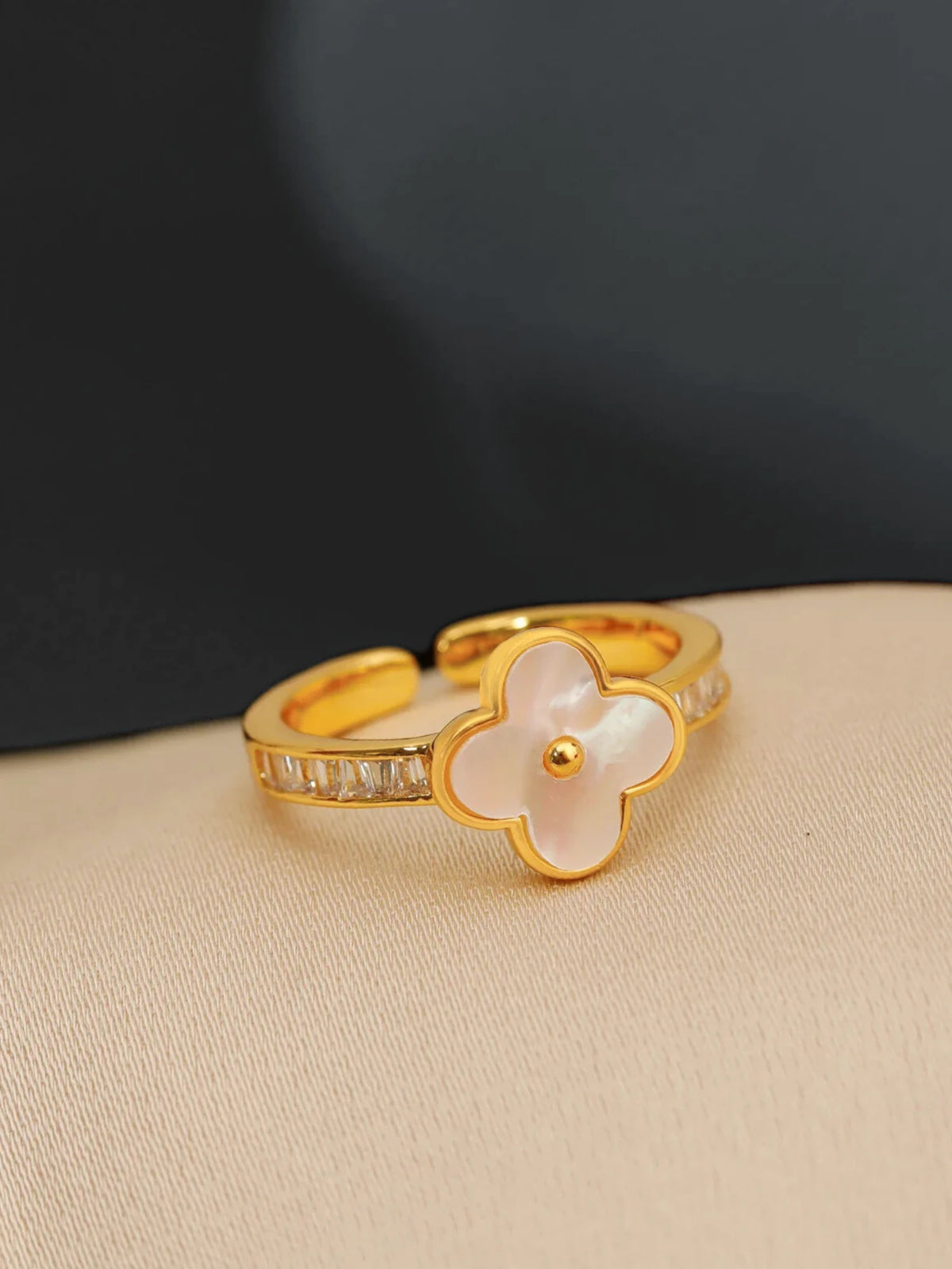 Pearl Bloom Ring