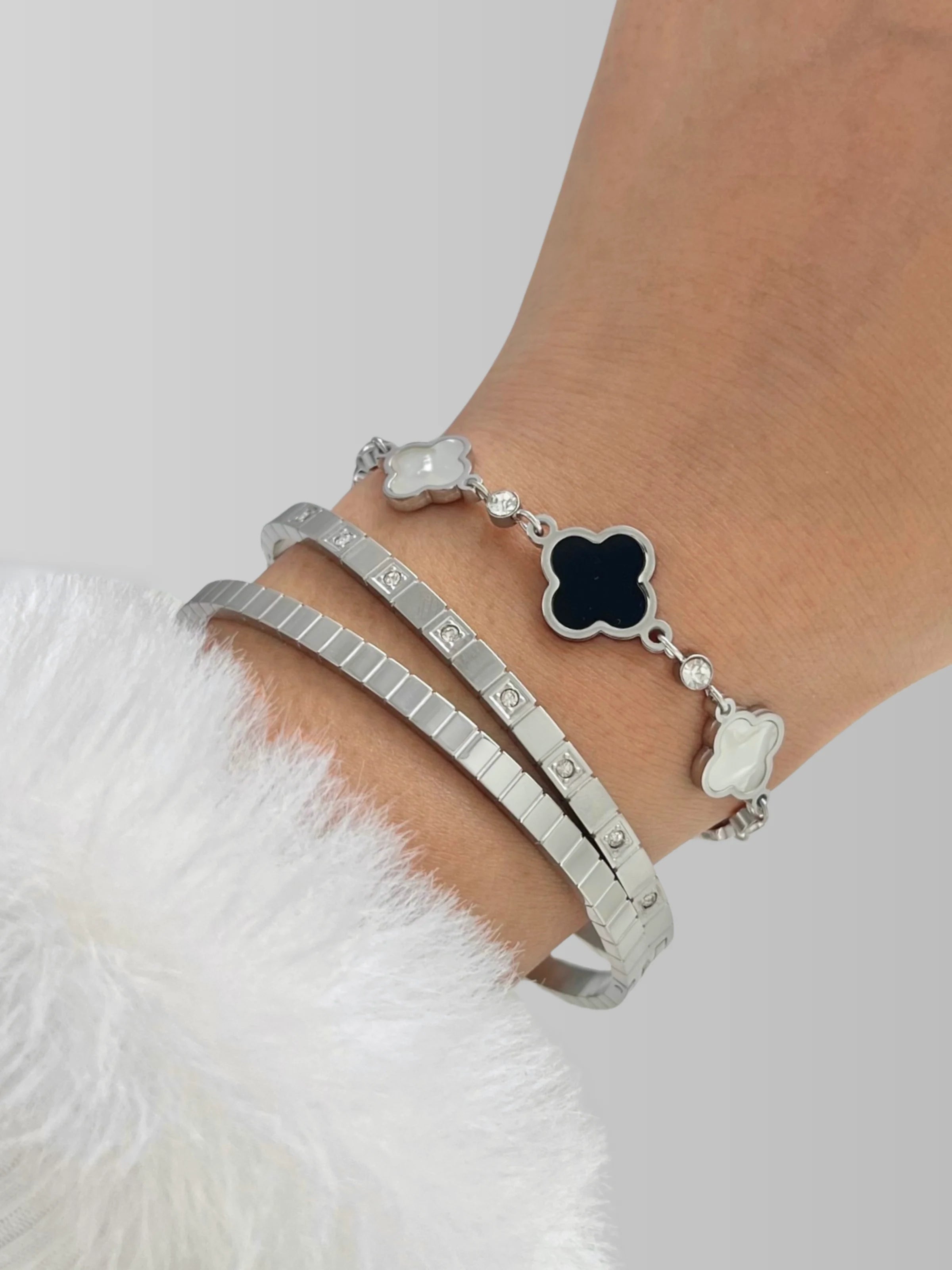 Goldra clover BRACELET